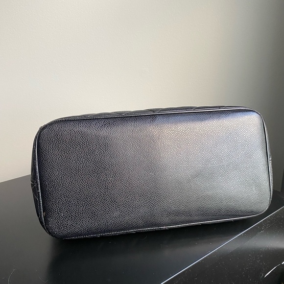 CHANEL MEDALLION BLACK & SILVER HARDWARE QUILTED CAVIAR TOTE - Picture 12 of 16